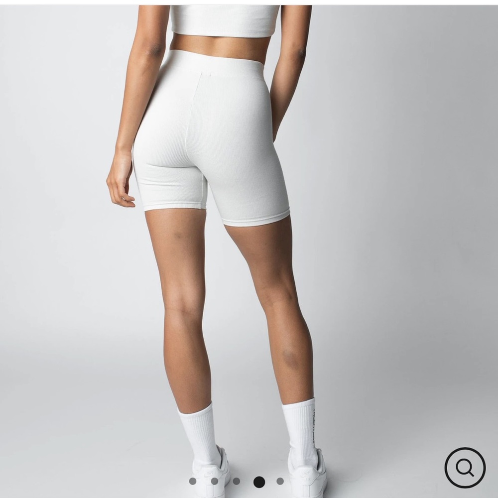 Ribbed biker shorts 6"
